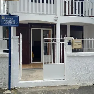 appartement-proximit-de-la-plage-du-bourg.comcaribbean.com/